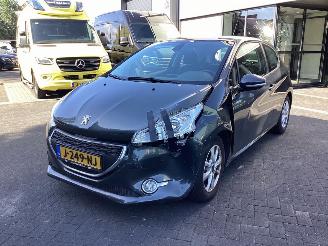 Unfallwagen Peugeot 208 1.2 Vtu Allure 2012/8