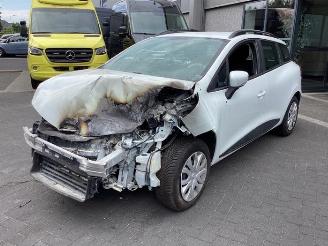 Vrakbiler auto Renault Clio Clio IV Estate/Grandtour (7R), Combi 5-drs, 2012 / 2021 0.9 Energy TCE 75 12V 2019/12