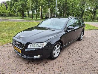 Voiture accidenté Volvo V-70 2.0 D3 Dynamic Edition 2015/12