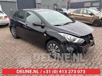 Coche siniestrado Hyundai I-30 i30 (GDHB5), Hatchback, 2011 1.4 16V 2013/6