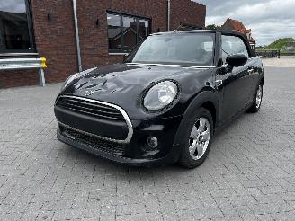 Schadeauto Mini Cabrio 1.5i WATERSCHADE 2019/9