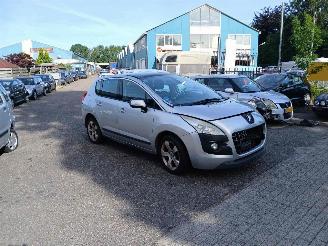 Voiture accidenté Peugeot 3008 3008 I (0U/HU) MPV 1.6 VTI 16V (EP6C(5FS)) [88kW] 2011/10