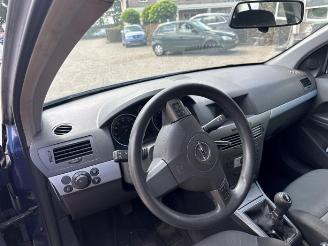 Opel Astra Astra H (L48), Hatchback 5-drs, 2004 / 2010 1.6 16V Twinport picture 4