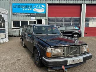 Damaged car Volvo 265  1980