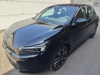 Coche accidentado Opel Corsa GS. Hybrid 81 kW(110 PS). 6-Gang-Doppelkupplungsgetriebe (eDCT) 2025/11