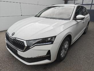 Coche accidentado Skoda Octavia Combi 1.5 TSI mHEV 110 kW Selection DSG 2026/4