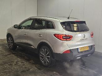 damaged passenger cars Renault Kadjar 1.2 Energy TCE 130 SUV  Benzine 1.197cc 96kW (131pk) FWD 2016/12