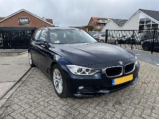 Auto incidentate BMW 3-serie Touring -  320i High Executive 2013/10