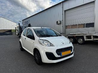 Schadeauto Peugeot 107 1.0 Access Accent Facelift 2012/10