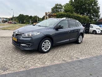 Voiture accidenté Renault Mégane 1.2 TCe Limited  139.373 KM! 2015/3