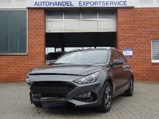 Unfallwagen Hyundai I-30 Stationwagon 88kw Hybride, Climate & Cruise, Navi, Laneassist 2023/10