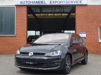 Schadeauto Volkswagen Golf Comfortine Allstar 81kw DSG Automaat, Adaptive cruise, Climate control 2016/3