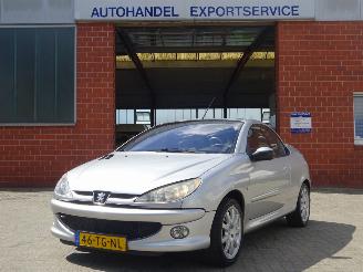 uszkodzony samochody osobowe Peugeot 206 CC Cabrio 1.6-16V Quiksilver, Climate & Cruise control 2006/8