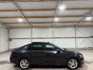 Avarii autoturisme Skoda Octavia 1.0TSI 85kW Automaat  Style Business Panoramadak 2019/1