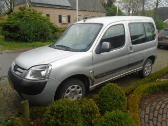 Unfallwagen Peugeot Partner 1.6 hdi diesel 5 persoons 2008/4