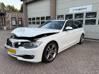 skadebil auto BMW 3-serie 320d High Executive Automaat Pano 2014/4
