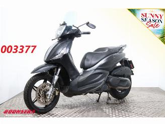 krockskadad bil motor Piaggio  350 Beverly Sport ABS 2017/3