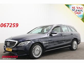 Voiture accidenté Mercedes C-klasse Estate 180 Aut. LED ACC HUD Leder SHZ PDC 2014/11