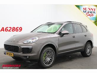 Unfallwagen Porsche Cayenne 3.0 S E-Hybrid Pano PDLS PASM Leder Cruise SHZ 2015/12
