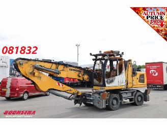 krockskadad bil machine Liebherr  LH22M Overslagkraan BY 2015 2015