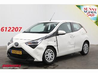 Auto incidentate Toyota Aygo 1.0 VVT-i x-play 5-drs Airco Cruise Camera Bluetooth 2021/3