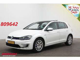 krockskadad bil auto Volkswagen Golf 1.4 TSI GTE Clima Glasdak ACC Leder SHZ Camera PDC 2015/12