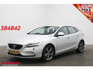 Damaged car Volvo V-40 2.0 T3 Momentum Navi Cruise SHZ PDC LMV 2016/9