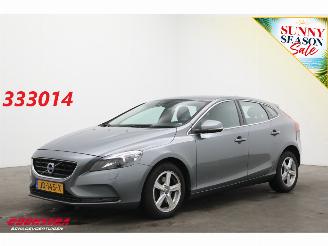 Voiture accidenté Volvo V-40 2.0 T2 Nordic+ Cruise Clima Navi Bluetooth SHZ PDC 2016/2