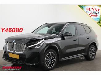 skadebil auto BMW iX1 eDrive20 67 kWh M Sport Pano ACC Navi Clima SHZ Apple/Android Camera PDC AHK 2024/3