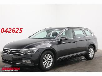 krockskadad bil auto Volkswagen Passat Variant 2.0 TDI DSG Comfortline ACC Navi Clima Ergo Act. SHZ Apple/Android Camera PDC 2024/4
