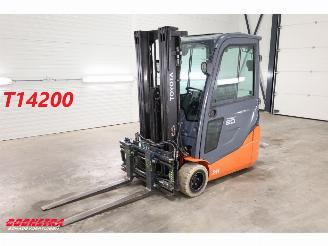 krockskadad bil machine Toyota  8FBE20T Triplex Sideshift Spreader Full-Light-package 2019/4