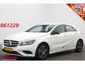 skadebil auto Mercedes A-klasse 180 Ambition Camera SHZ Navi Airco 2013/4