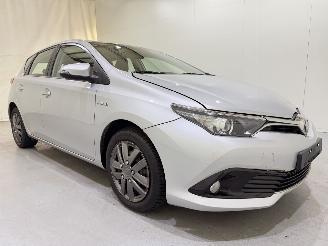 damaged passenger cars Toyota Auris HB 1.8 Hybrid Comfort Dynamic 2016/10