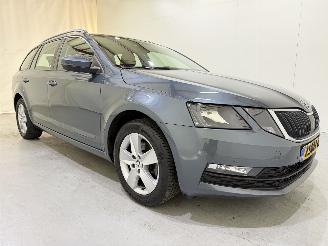 damaged passenger cars Skoda Octavia Combi 1.5 TSI Style Aut7 2019/1