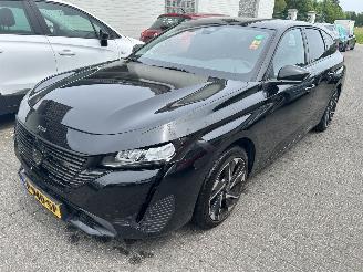 Voiture accidenté Peugeot 308 SW  1.2 Allure Pack Business 2022/5