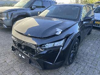 Voiture accidenté Peugeot 408 1.2 PureTech Allure  Automaat  HB  ( 26624 Km ) 2024/3