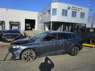 Coche accidentado Renault Mégane 1.3TCE 103kW BOSE 2018/8