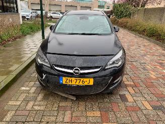 Schadeauto Opel Astra 1.4 TURBO SPORT AUTOMAAT 2014/5