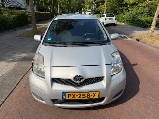 uszkodzony samochody osobowe Toyota Yaris 1.3 VVTi 2009/12