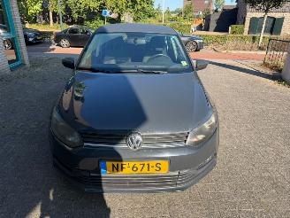 damaged passenger cars Volkswagen Polo  2015/7