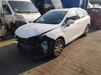 Vrakbiler auto Seat Ibiza Ibiza ST (6J8), Combi, 2010 / 2016 1.6 TDI 90 2015