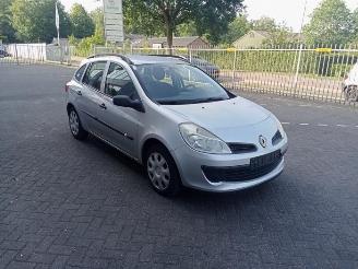 Dezmembrări autoturisme Renault Clio Clio III Estate/Grandtour (KR), Combi, 2007 / 2014 1.2 16V 75 2008/10