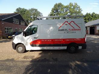 damaged commercial vehicles Nissan Nv400 2.3D 74KW L2H2 F33.10 2014/1