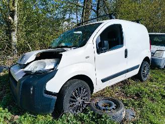 Vaurioauto  passenger cars Peugeot Bipper Peugeot Bipper 1.3 HDi XR Profit + 2015 2015/1