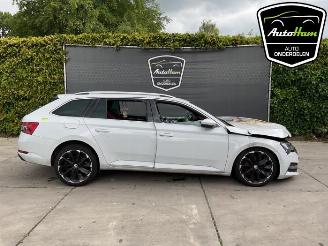 Dezmembrări autoturisme Skoda Superb Superb Combi (3V5), Combi, 2015 / 2024 1.4 TSI iV 16V 2021/2