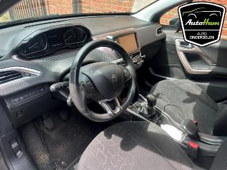 demontáž osobní automobily Peugeot 2008 2008 (CU), MPV, 2013 / 2019 1.2 Vti 12V PureTech 82 2014/4