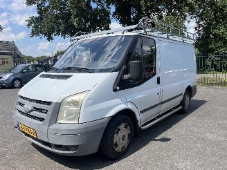 uszkodzony samochody ciężarowe Ford Transit 260S FD VAN 85 LR 4.23 2007/7