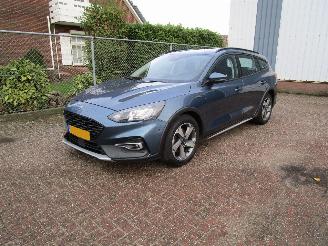 Vaurioauto  passenger cars Ford Focus 1.0 Hybride Camera Navi 6-Bak 2020/10