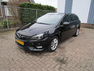 skadebil auto Opel Astra 1.2 Nieuwe Motor Camera Navi 2021/11