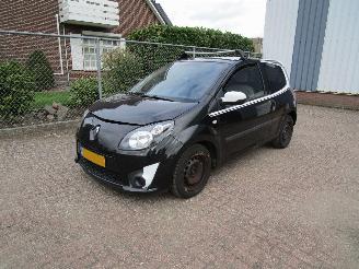 Damaged car Renault Twingo Airco Radio/CD 2011/11